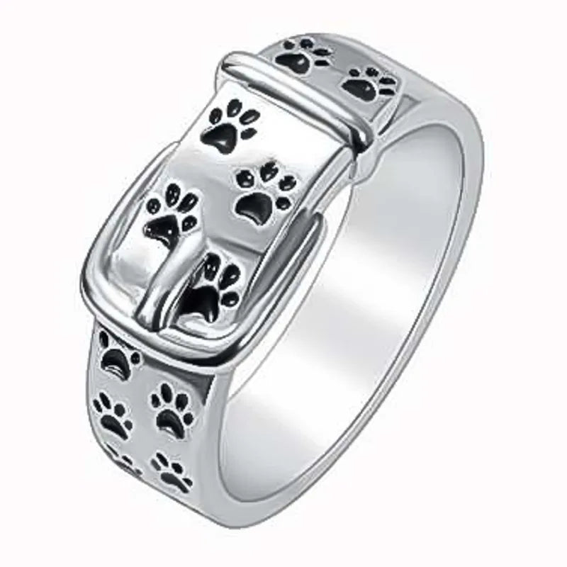 Ring met halsband-geïnspireerd ontwerp