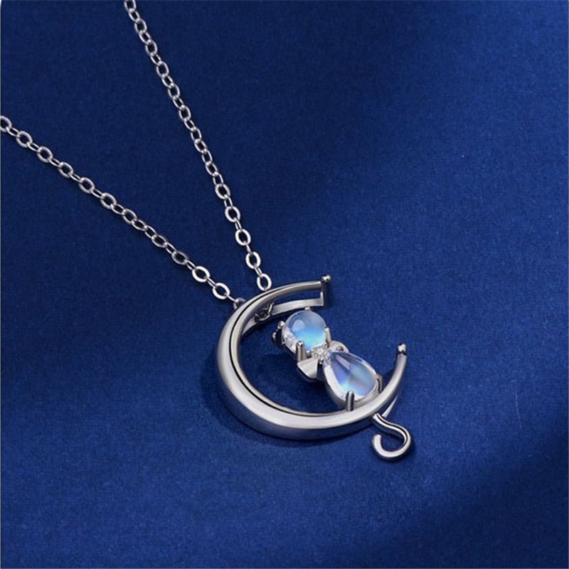 Ketting met halve maan en katmotief