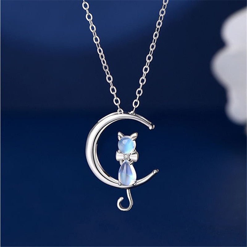Ketting met halve maan en katmotief